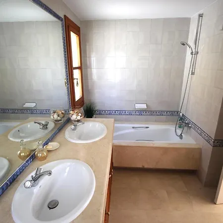Loma Del Rey 56 - Casa Primera Linea De Mar Alcaidesa Exterior photo