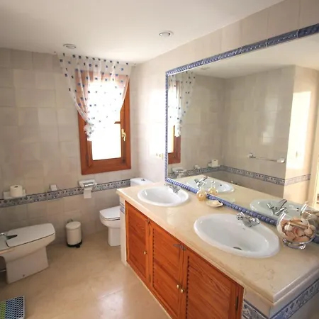Loma Del Rey 56 - Casa Primera Linea De Mar Alcaidesa Exterior photo